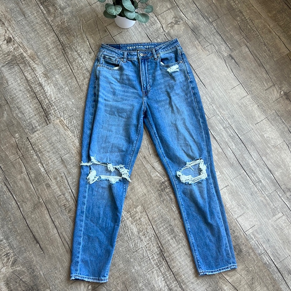 American Eagle Mom jeans size 6